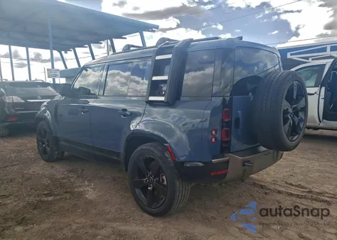 2021 Land Rover Defender 110 X-Dynamic Se z USA, uszkodzony, nr VIN SALE2ERUXM2035408